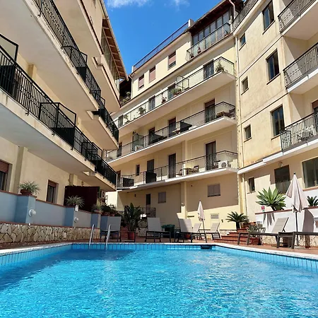 Soleado Hotel