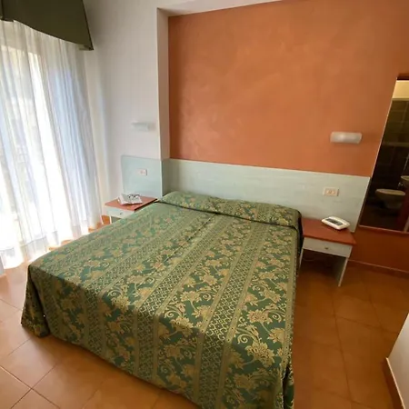 Soleado 2* טאורמינה