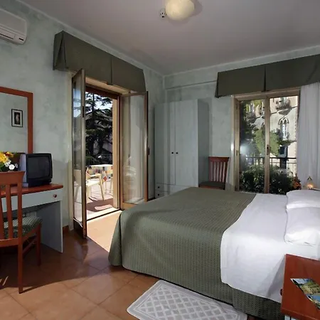 Soleado טאורמינה