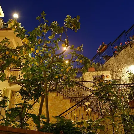 Soleado מלון טאורמינה