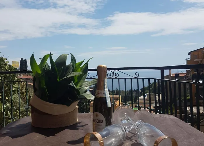 索雷亚德酒店 陶尔米纳