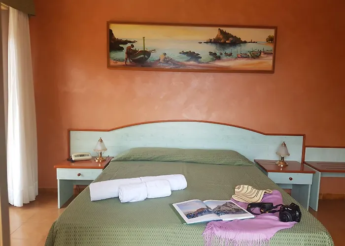 索雷亚德酒店 2*