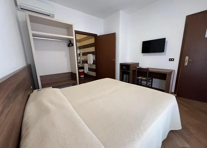 索雷亚德酒店 陶尔米纳