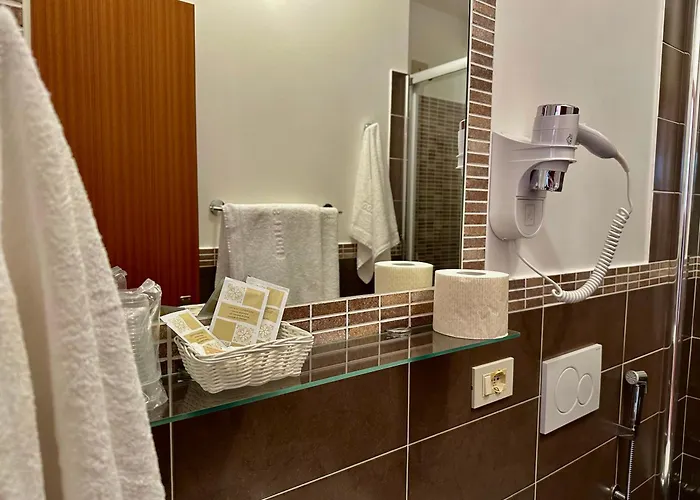 索雷亚德酒店 2*