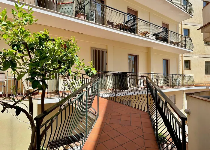 索雷亚德酒店 酒店 2*